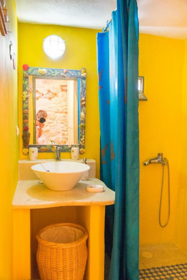 Private Studio In Historic House Lastros Екстер'єр фото
