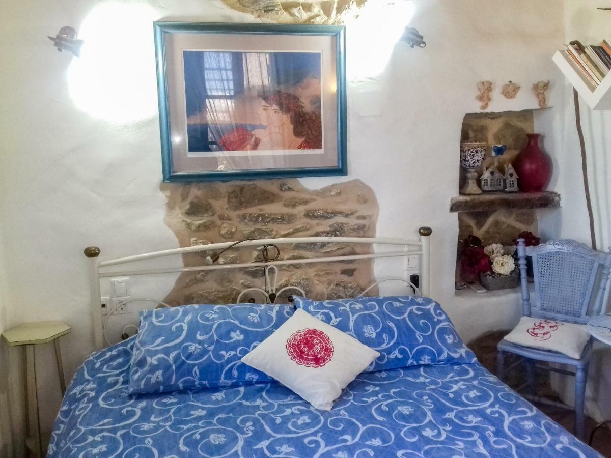 Private Studio In Historic House Lastros Екстер'єр фото