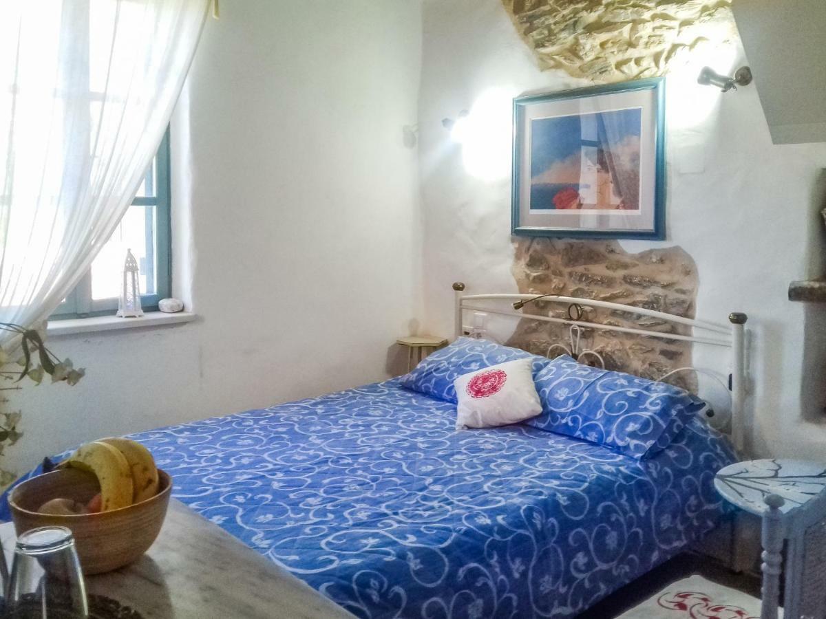Private Studio In Historic House Lastros Екстер'єр фото