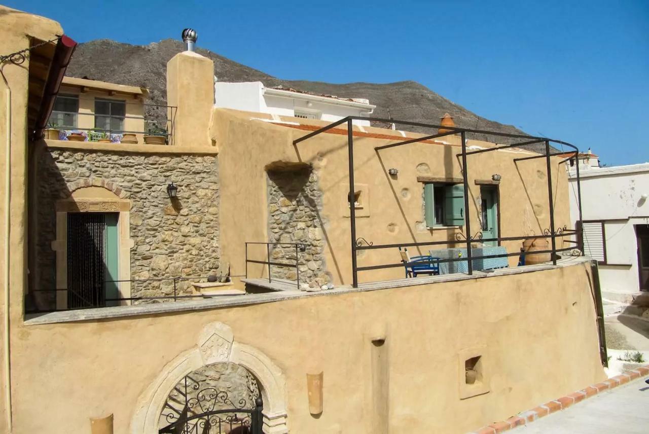 Private Studio In Historic House Lastros Екстер'єр фото